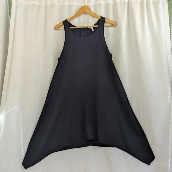 Leith black sheath dress, zipper top to bottom in back, women's size Medium  D21 - Picture 1 of 8